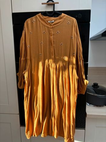 Robe Jaume moutarde et broderie DDP