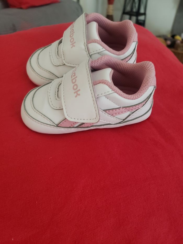 Chaussure, bottes, basket - photo numéro 3