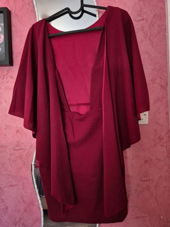 Robe bordeaux - photo numéro 2