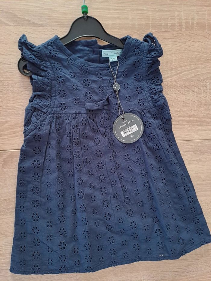 Robe neuf 18 mois