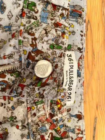 T 36 - pull&bear shirt ou est Charlie