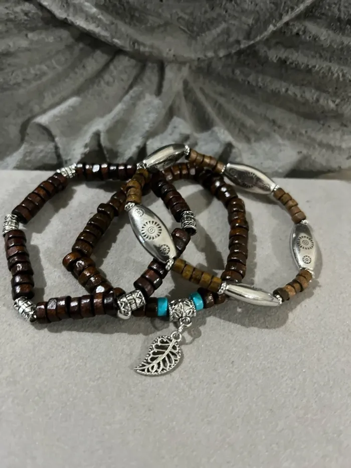 Lot de 3 bracelets ethniques en perles de bois sur fil élastique