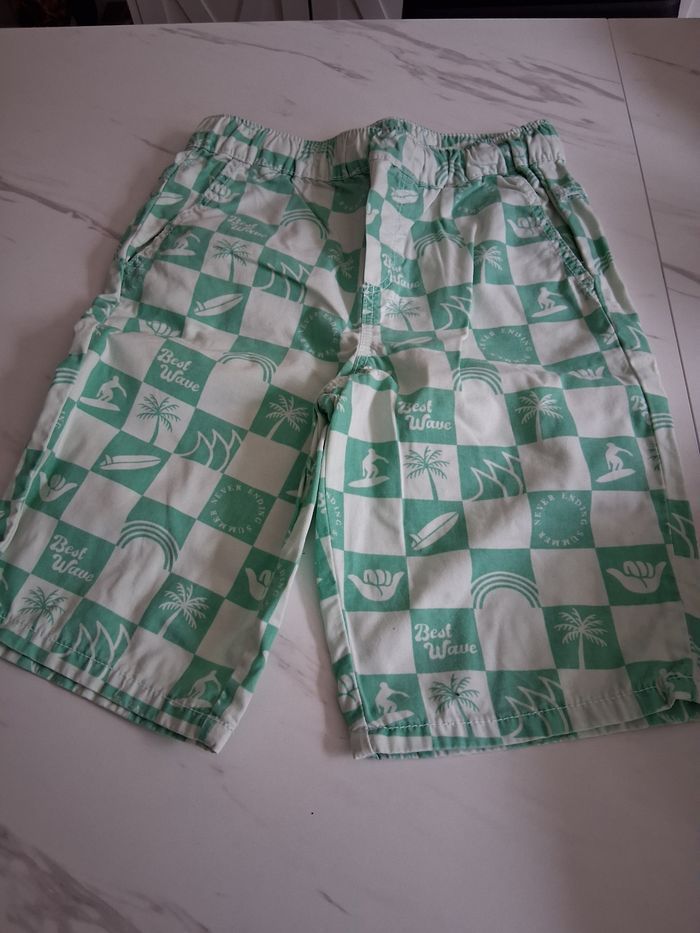 Bermuda carreaux blanc et vert" t- 12 ans"