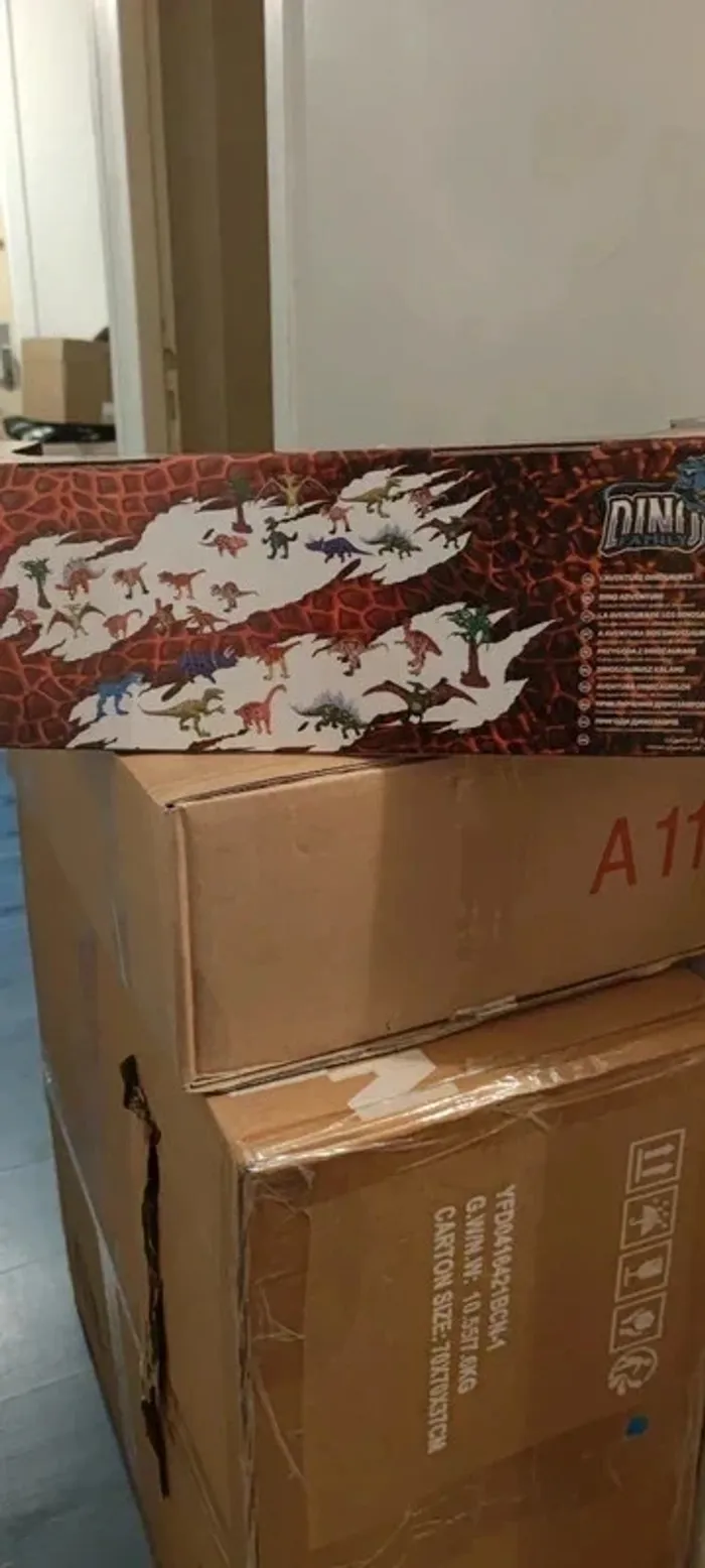 Coffret de 9 dinosaures et 1 arbre neuf dès 3 ans - photo numéro 2