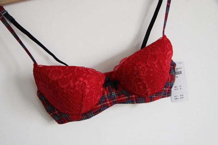 Neuf & étiqueté soutien-gorge Gilly Hicks / Hollister rouge / tartan carreaux - photo numéro 3