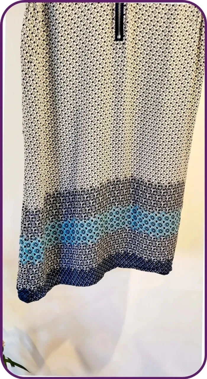 Robe sans manches imprimée géométrique – Kaylla – Taille XL/XXL
- Très bon état - Blanc Noir Bleu - photo numéro 3