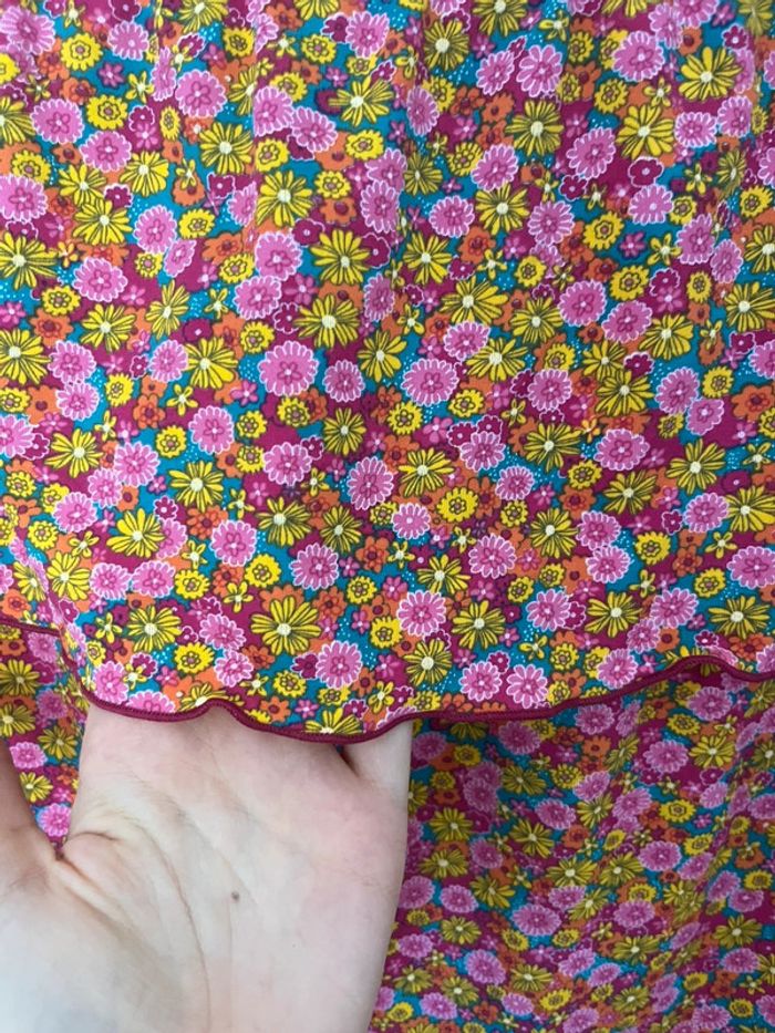 Jupe courte à volant, motif fleuri (rose,orange,jaune,violet), 40/42, misshelen - photo numéro 2
