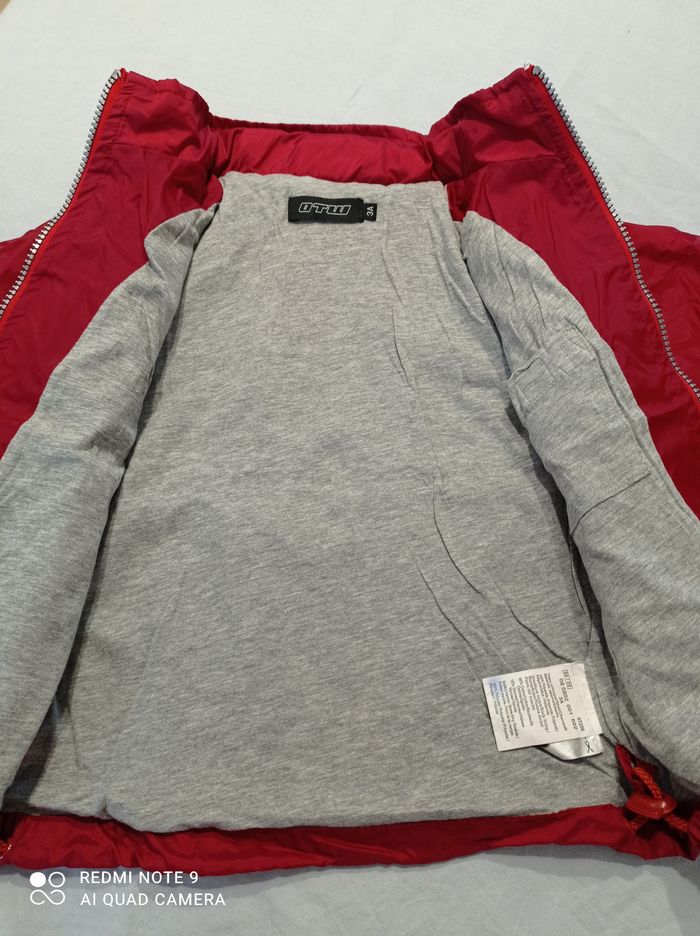 veste rouge de chez OTW taille 3 ans réf 966 C01 - photo numéro 2