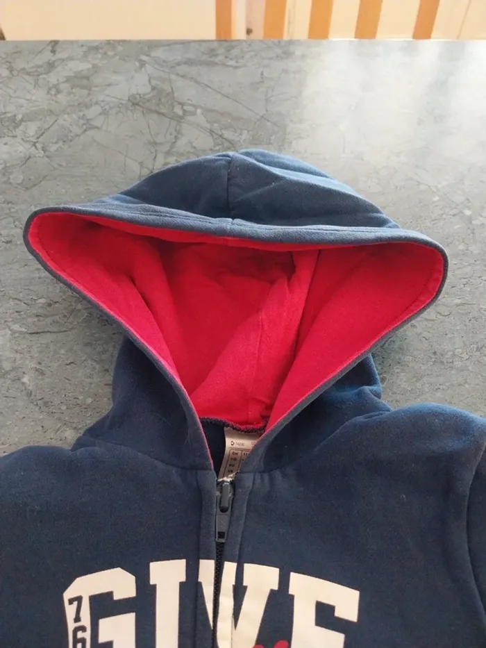 Veste à capuche 6 ans - photo numéro 3