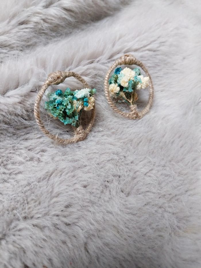 Boucles d'oreilles fleurs séchées - photo numéro 3