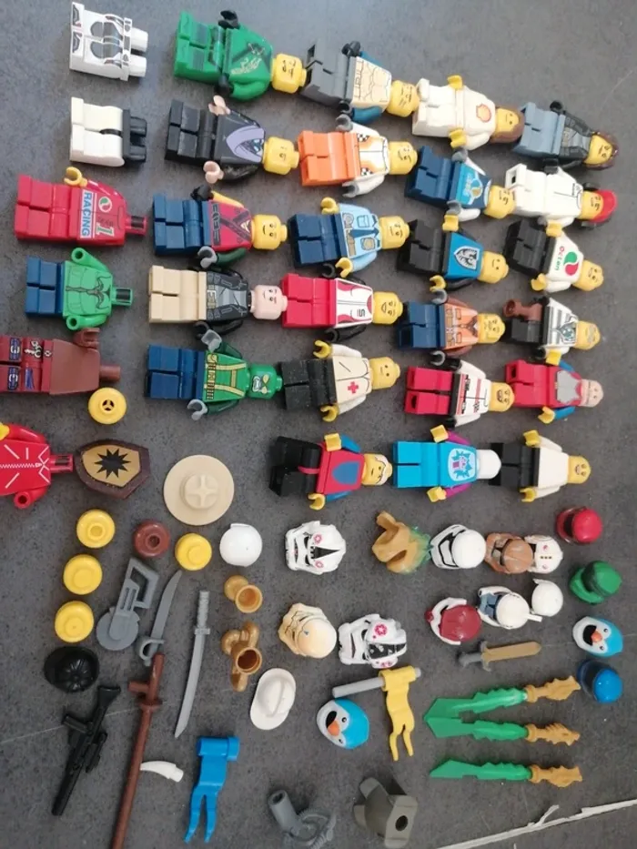 lot figurines et accessoires lego
