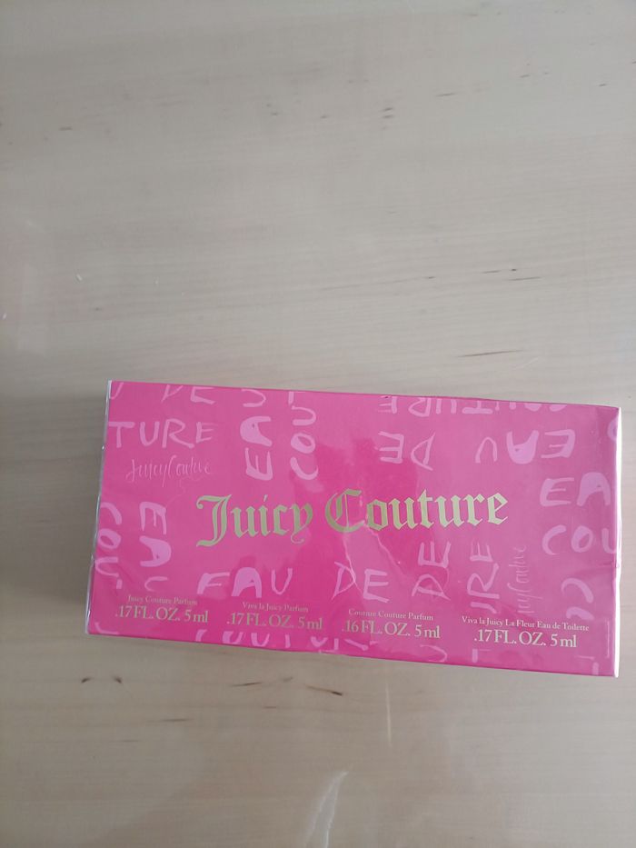 COFFRET JUICY COUTURE 4 MINIATURES DE 5ML