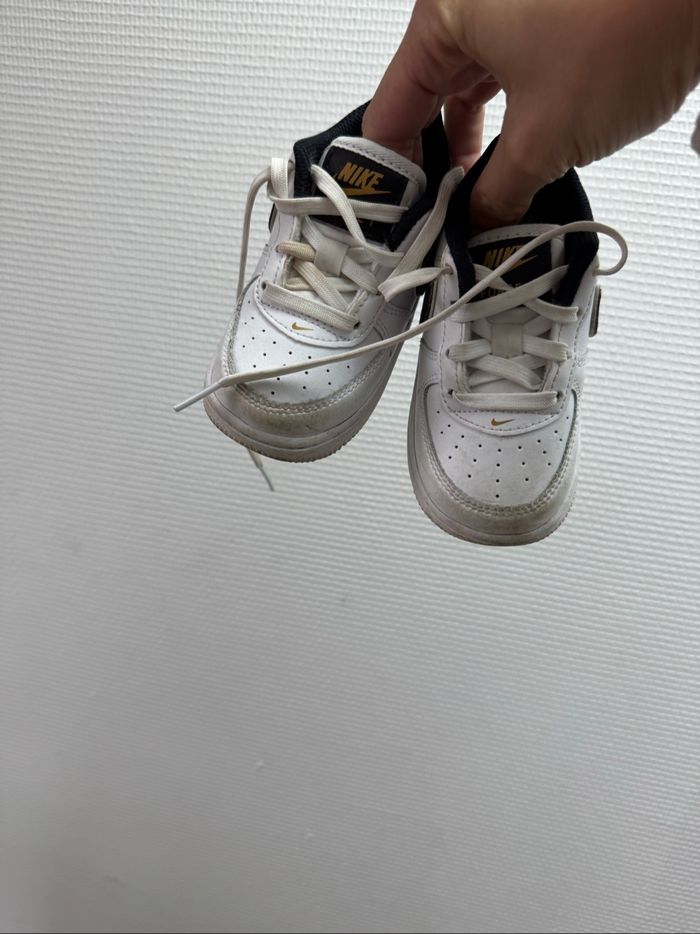 Paire de baskets AF1 de Nike / Première main - photo numéro 3