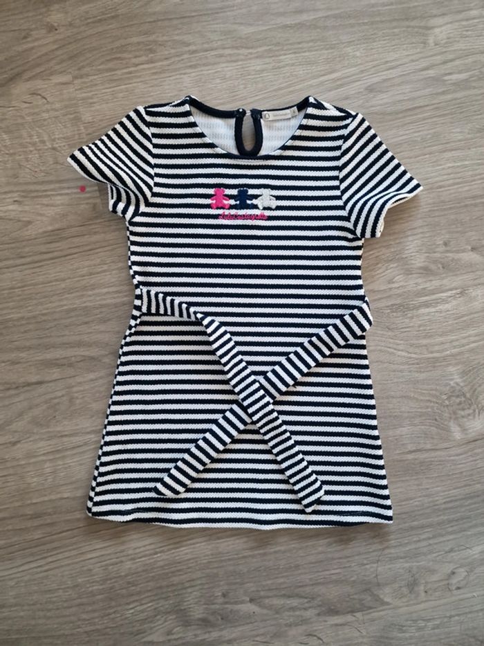 Robe manches courtes