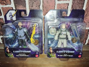 Lot de deux figurines Buzz l'éclair