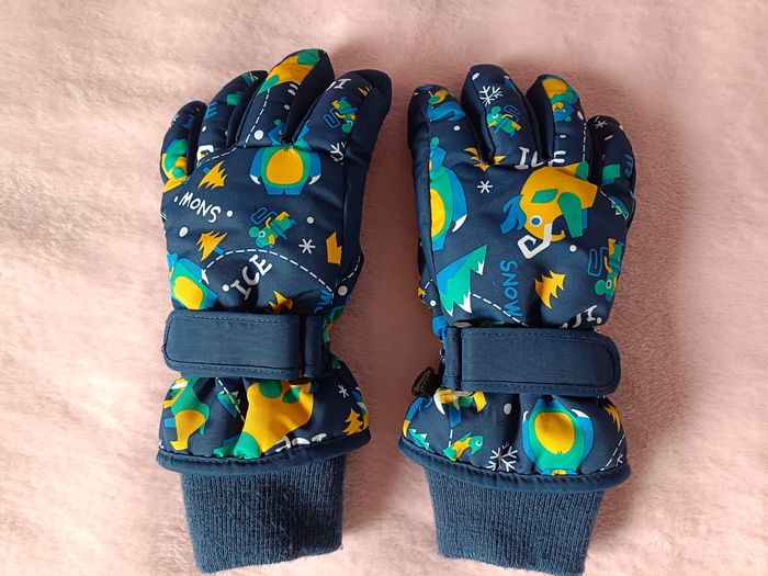 Gants de ski pour enfant taille M de 8-11 ans neufs - photo numéro 2