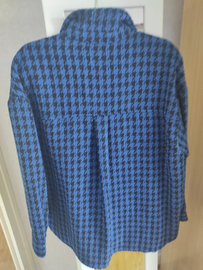 Sur Chemise bleue et noire - photo numéro 4