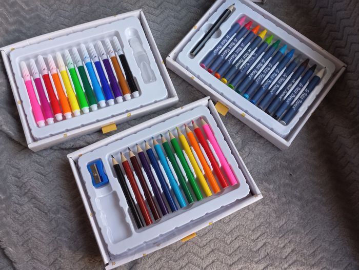 boite en forme de maison, crayons  - LE PETIT PRINCE - photo numéro 5