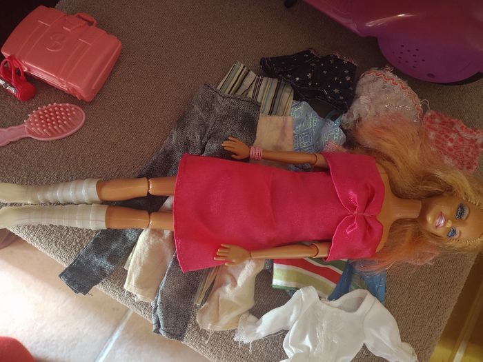 Lot Barbie + scooter + accessoires - photo numéro 4