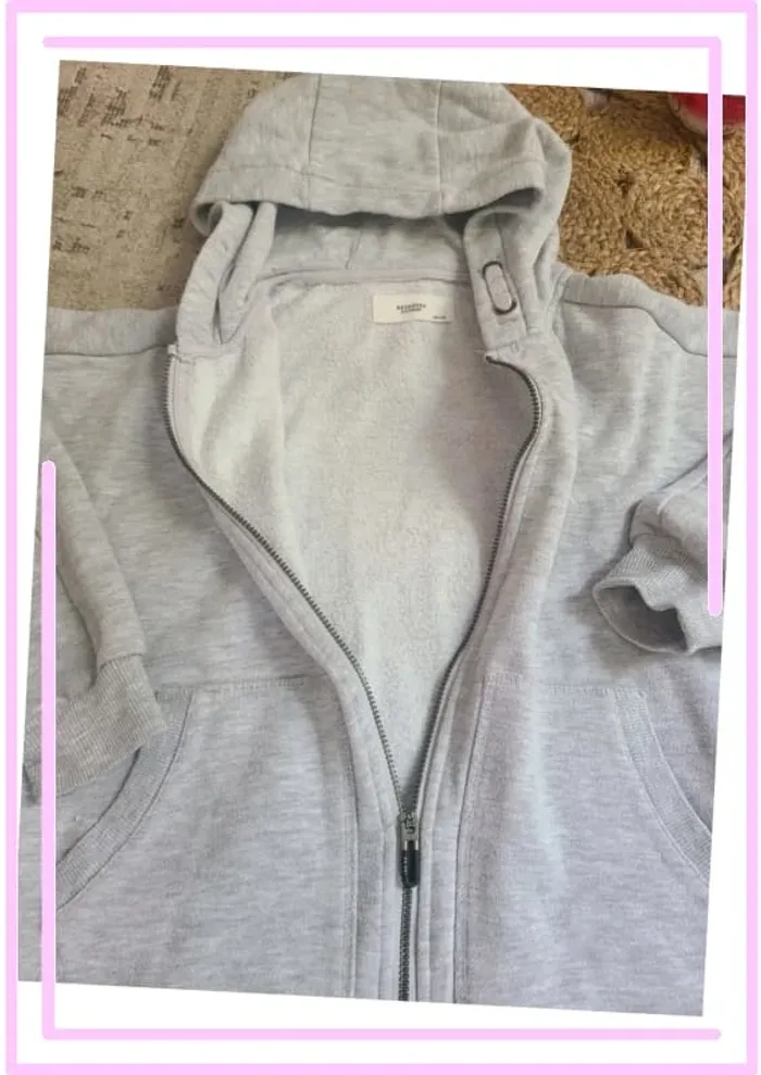 Veste grise à capuche  taille S - photo numéro 2