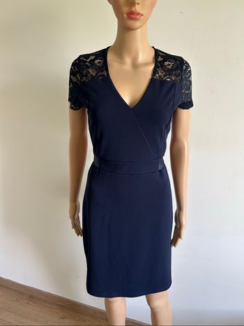 Robe bleue marine neuve avec dentelle Morgan taille 36 (valeur 55€)