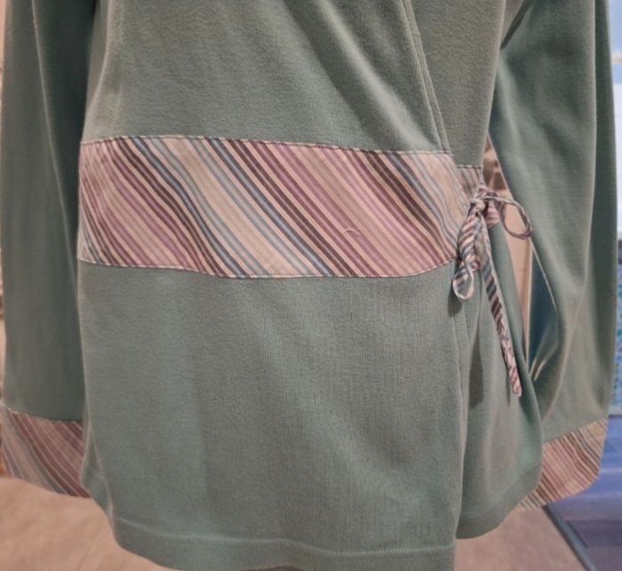 Pull cache-coeur turquoise et blanc rayé - photo numéro 3