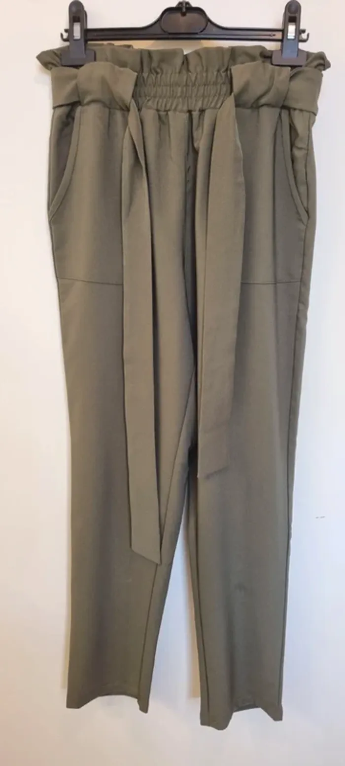 Pantalon vert kaki Grace Karin