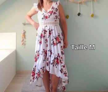 Superbe robe dos nus taille M