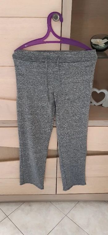Pantalon court de sport gris moucheté taille S neuf jamais porté
