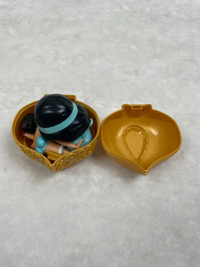 Petite figurine Jasmine disney Japon gashapon rare - photo numéro 8