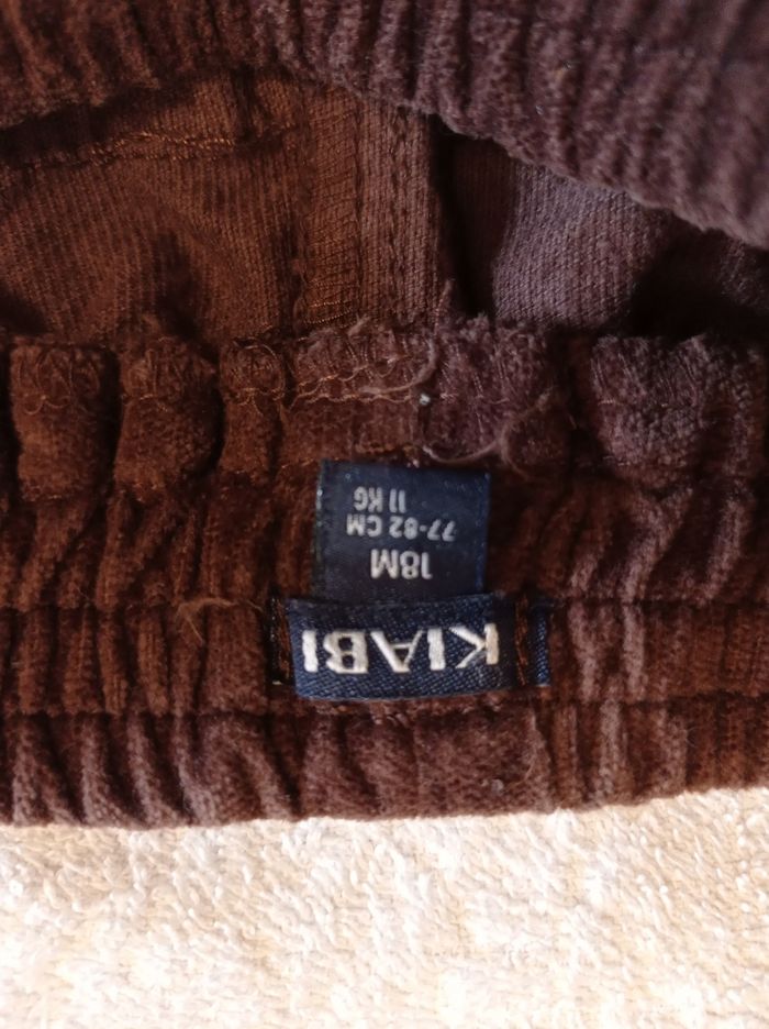 Pantalon marron en velours marque Kiabi taille 18 mois 77 82 cm - photo numéro 5