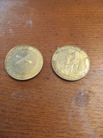 2 medailles Aven d'orgnac