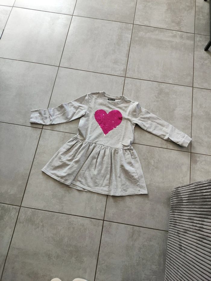 Robe avec coeur paillettes