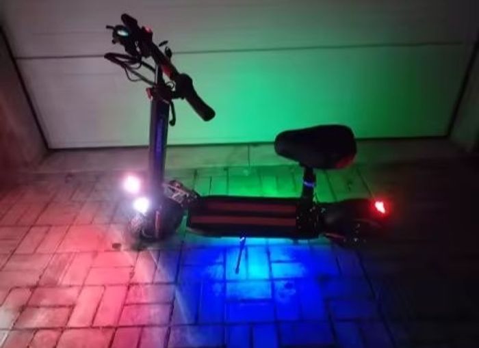 Siège démontable débridée 45 km/h 1500 watt 90km d'autonomie neuve Première main - photo numéro 2