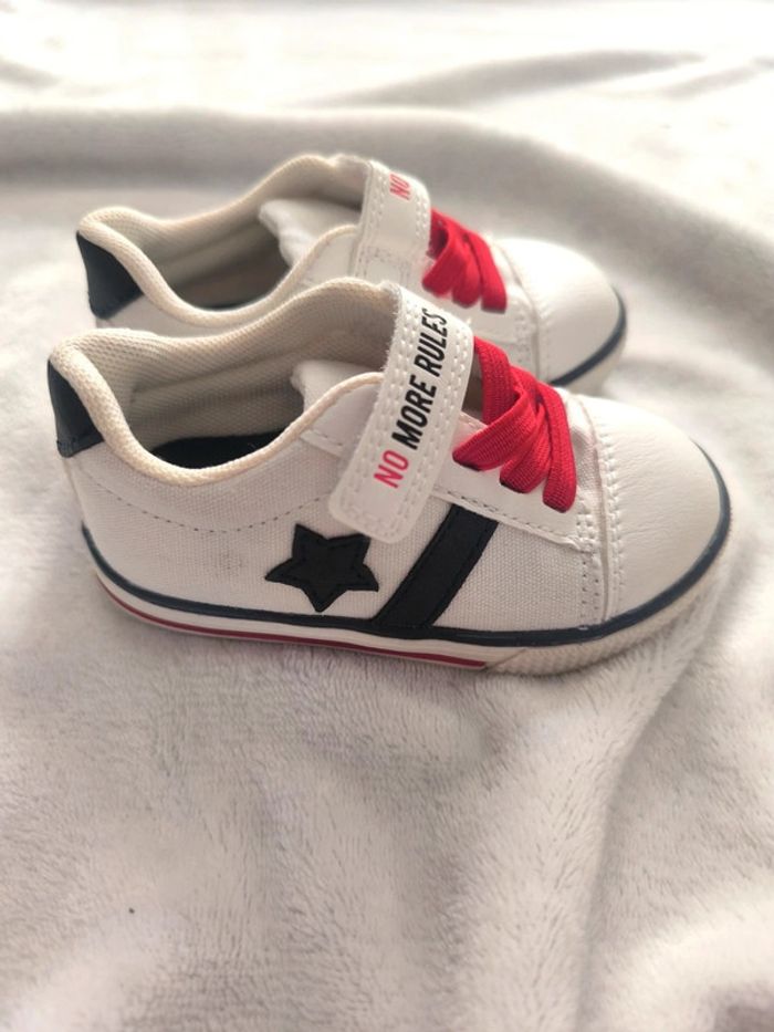 Chaussures bébé taille 20 - photo numéro 2
