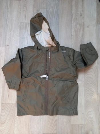 Imperméable à capuche
