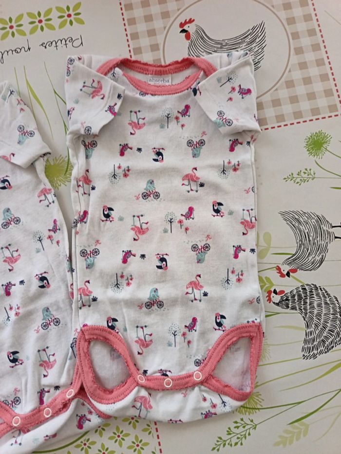 Lot de 2 bodies MC taille 9 mois - photo numéro 3