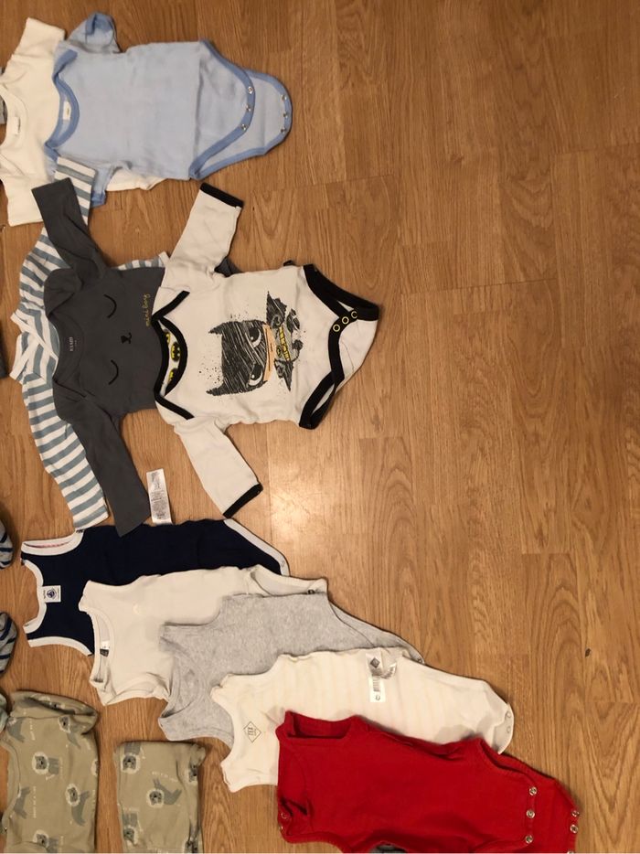 Lot vêtements bébé 9 mois - photo numéro 2