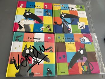 3 Grands livres Le Loup de Auzou neufs et 1 avec CD