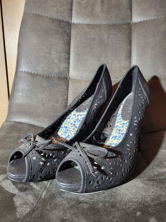 Escarpins dentelle noire