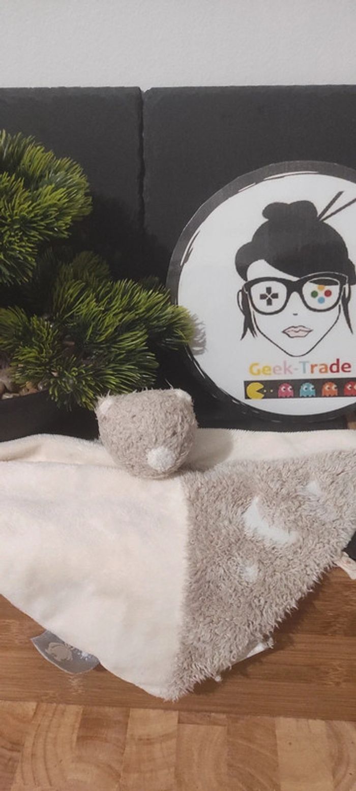 Doudou plat ours blanc écru beige Tonton lune étoile noukie's marmotte Fourrure