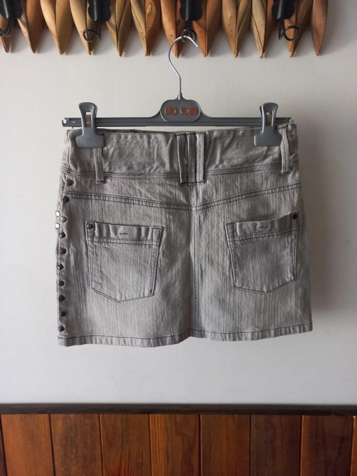 Jupe en jean grise - photo numéro 4
