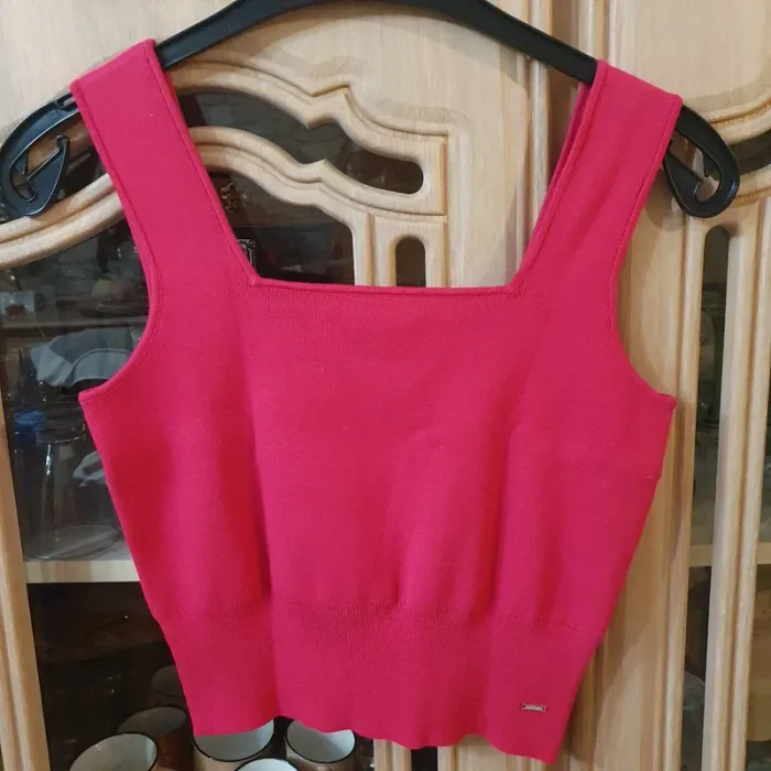 Très joli haut Couleur framboise Taille L Morgan