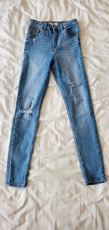 Jeans skinny troué au genoux