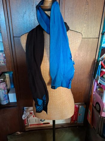 Echarpe Adidas noir bleu réversible