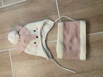 Bonnet et tour de cou