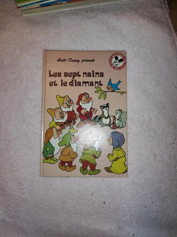 Les sept nains et le diamant