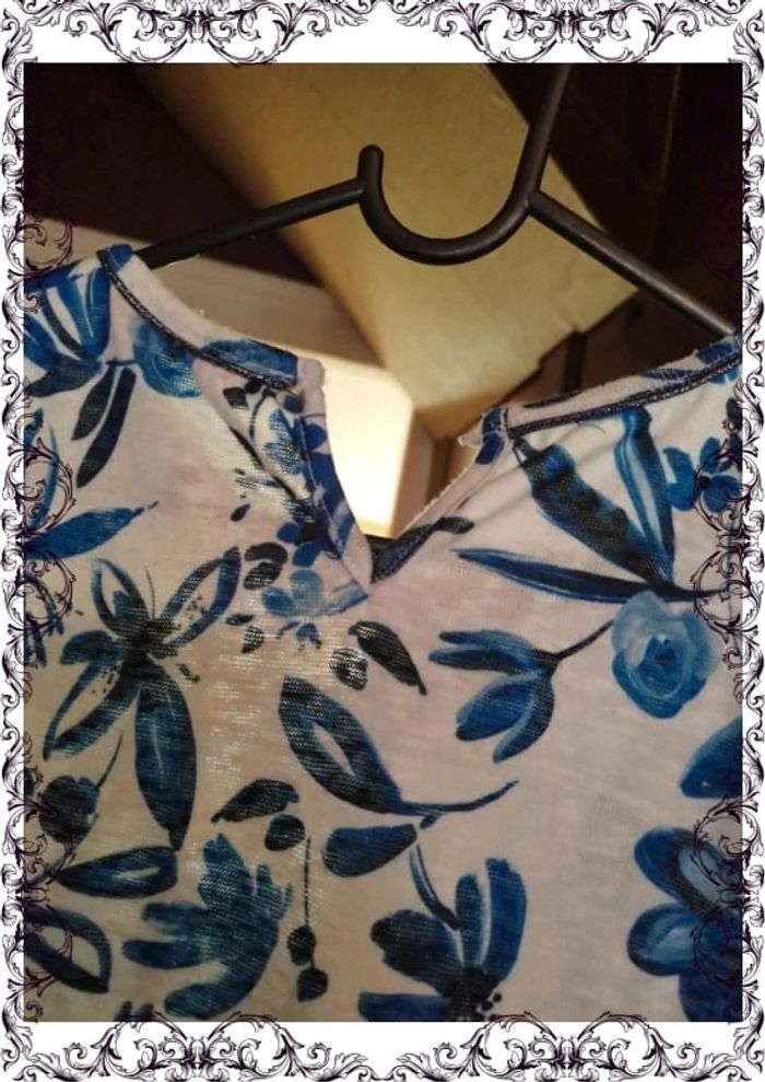 T-shirt col rond blanc et bleu fleuri taille 34/36 - photo numéro 12
