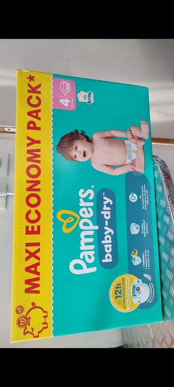 Couche pampers T.4