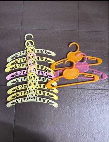 Lot de cintres bébé